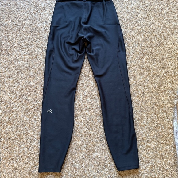ALO Yoga Black Leggings for Women - Picture 7 of 7